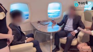 คลิปหลุด Onlyfans jbswg_diary น้องเจลลี่ รับบทเป้นแอร์โฮสเตทเย็ดทรีซั่มกับหนุ่มธุรกิจที่นั่งเฟิสคลาส จัด 2-1 กับสาวแอร์อีกคนหุ่นอย่างแจ่ม